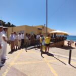 Sul Informação - Primeira bandeira “Qualidade de Ouro 2023” hasteada na praia da Senhora da Rocha