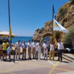 Sul Informação - Primeira bandeira “Qualidade de Ouro 2023” hasteada na praia da Senhora da Rocha