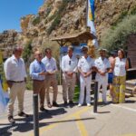 Sul Informação - Primeira bandeira “Qualidade de Ouro 2023” hasteada na praia da Senhora da Rocha
