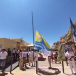 Sul Informação - Primeira bandeira “Qualidade de Ouro 2023” hasteada na praia da Senhora da Rocha
