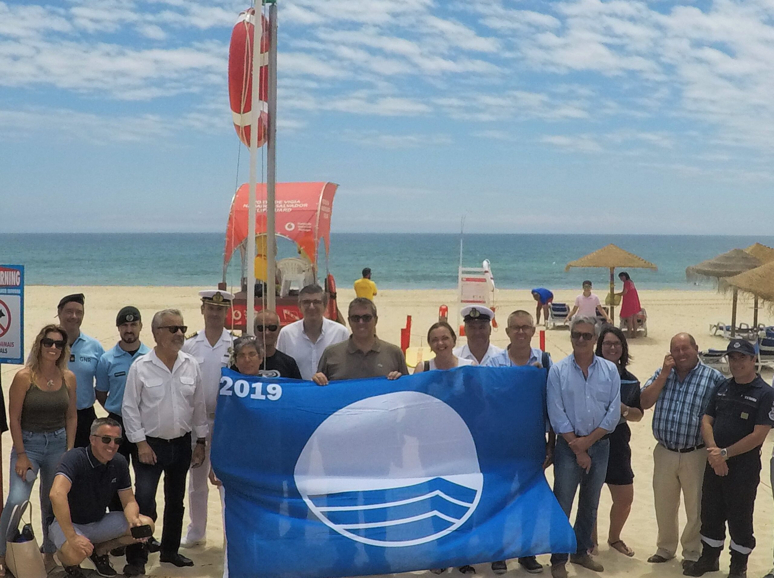 Sul Informação - Praias de Tavira já têm bandeiras azuis hasteadas