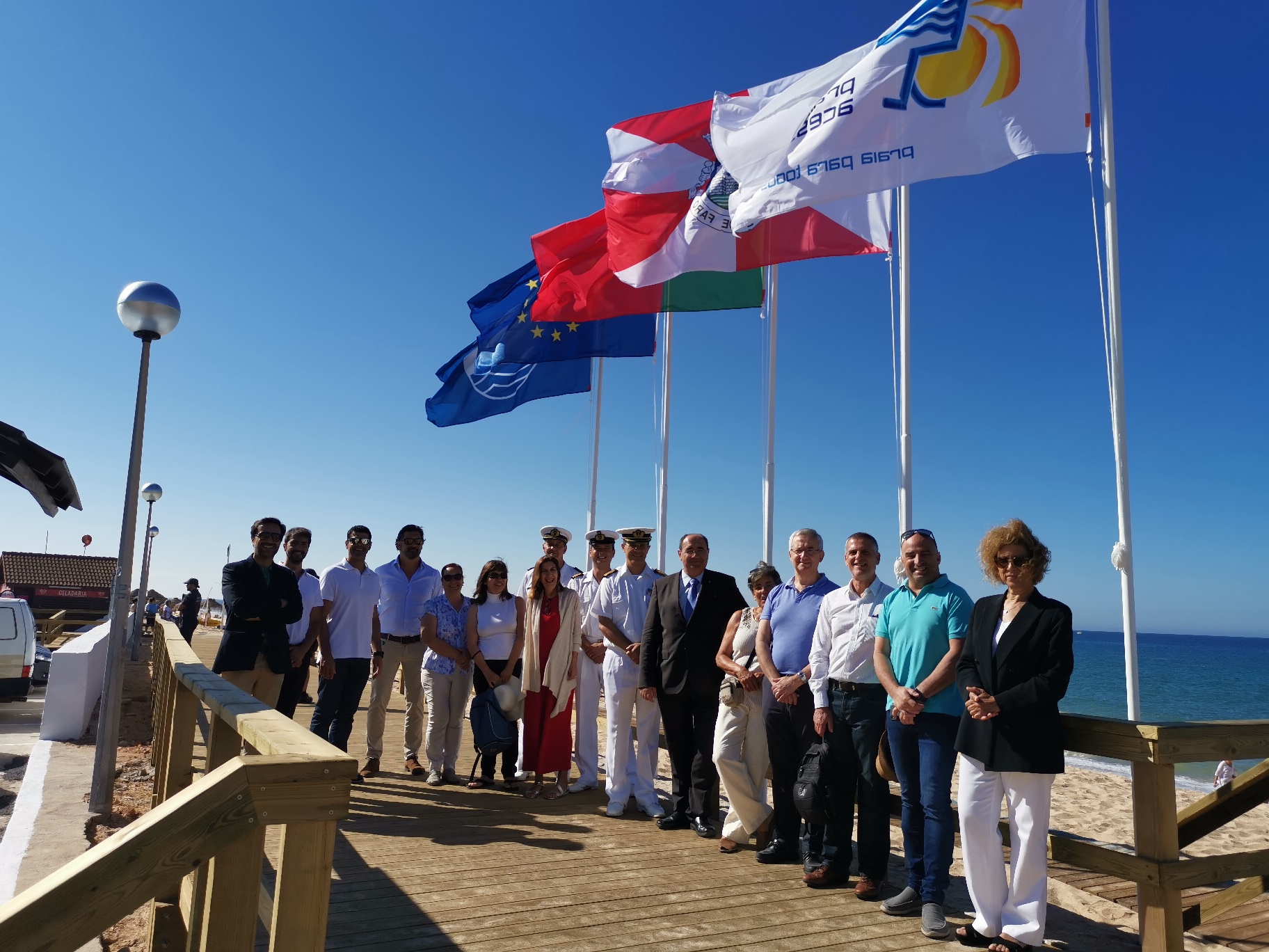 Sul Informação - Faro já tem as bandeiras azuis hasteadas nas praias do concelho