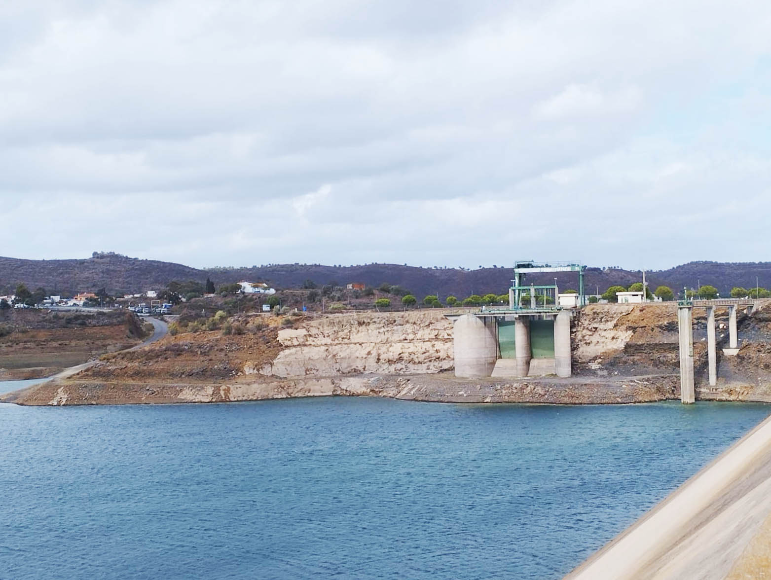 Sul Informação - Com barragens mais vazias que nunca, Algarve exige construção de outra dessalinizadora