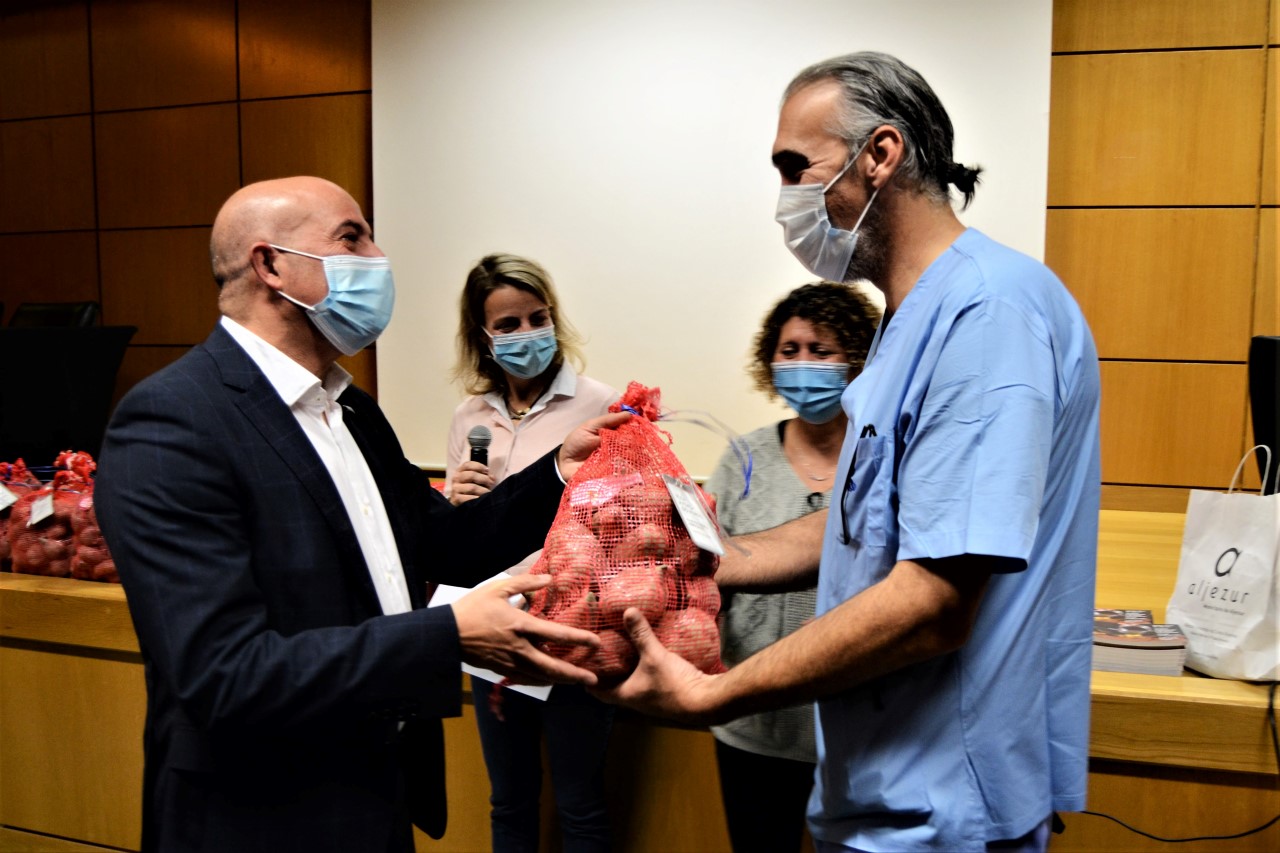 Sul Informação - Profissionais dos hospitais de Portimão e Lagos já estão a receber «mimos de Aljezur»