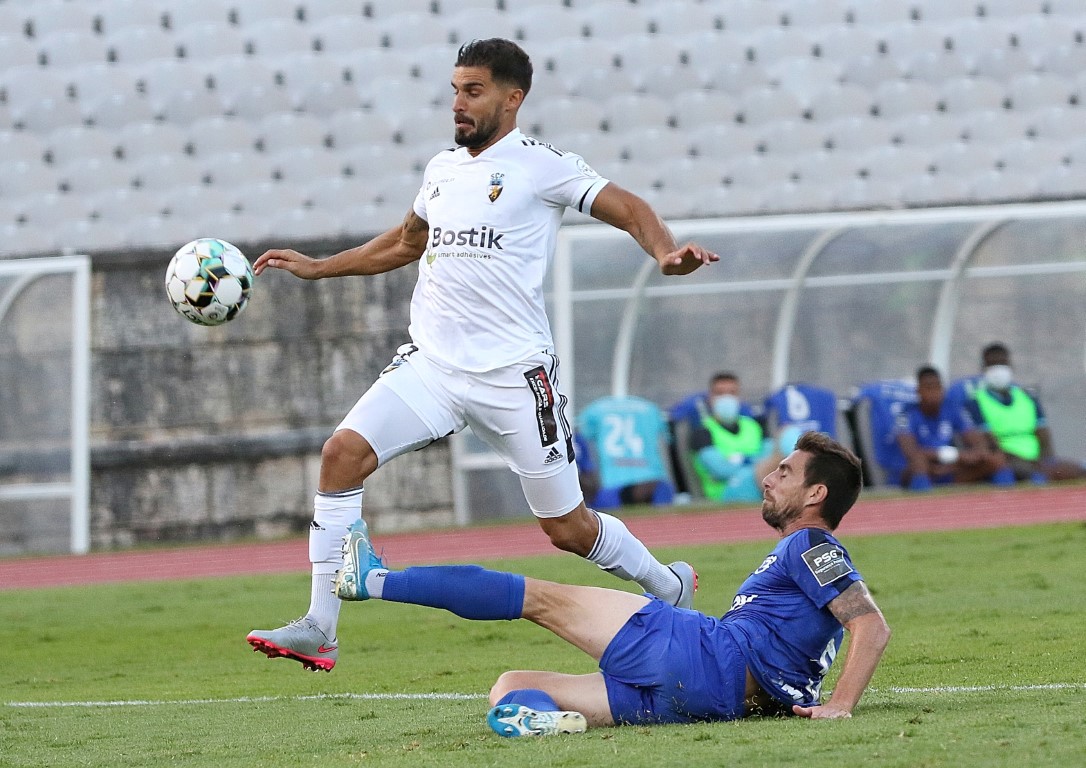 Sul Informação - Farense marcou primeiro, falhou penálti e deixou-se empatar no final [fotogaleria]