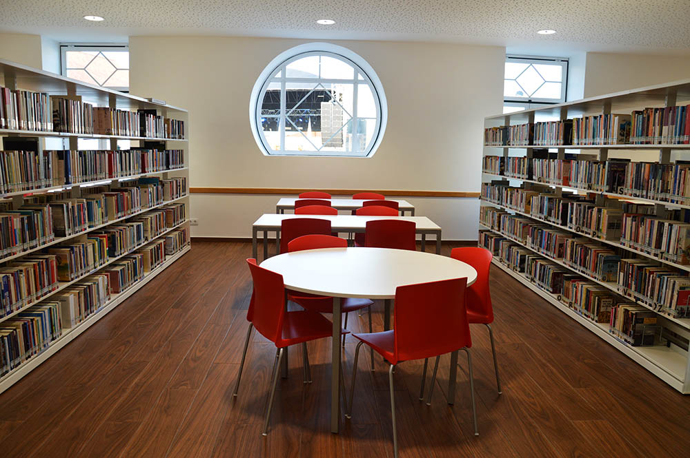 Sul Informação - Biblioteca de Lagoa reabriu mais moderna e funcional