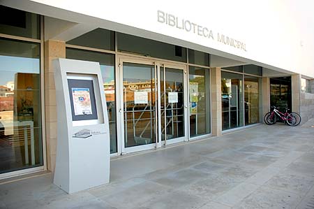 Sul Informação - Campanha de recolha de livros escolares usados na Biblioteca Lídia Jorge de Albufeira