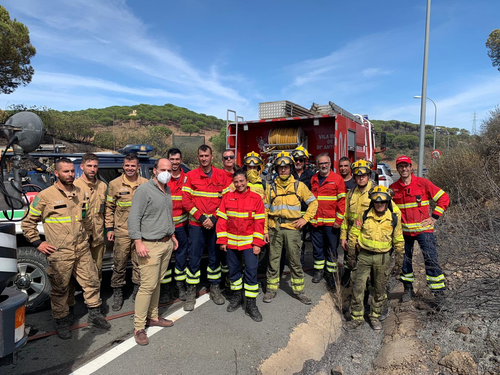 Sul Informação - Bombeiros de VRSA ajudam a apagar fogo em Ayamonte e deixam Eurocidade orgulhosa