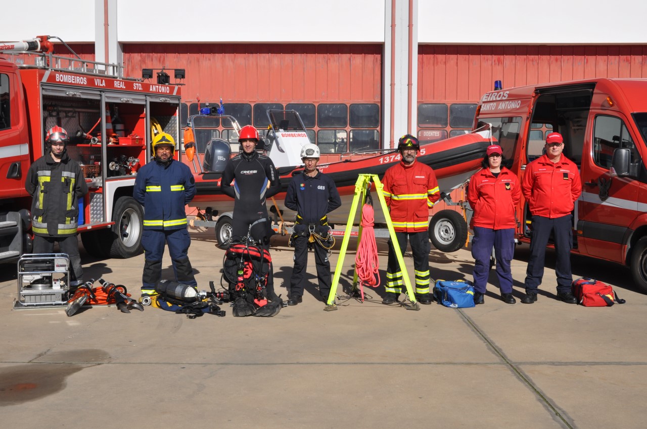 Sul Informação - Bombeiros de VRSA recebem 80 Equipamentos de Proteção Individual