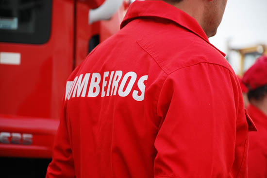 Sul Informação - Homem morre em incêndio no contentor em que habitava, em Almancil