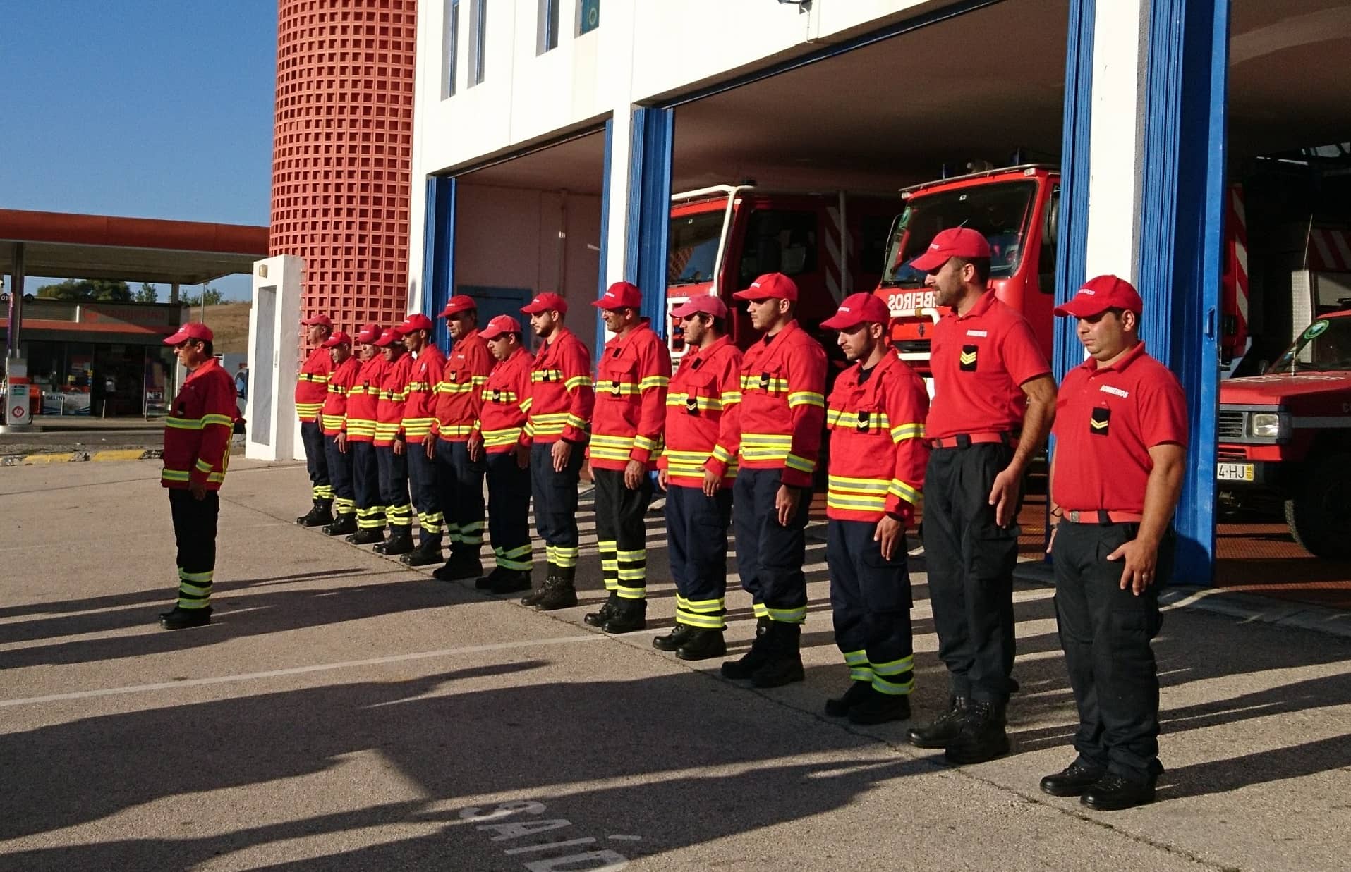 Sul Informação - Aljezur dá apoio aos Bombeiros para financiar compra de material de proteção individual