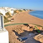Sul Informação - Reconstrução de apoio de praia abre “cratera” no Peneco