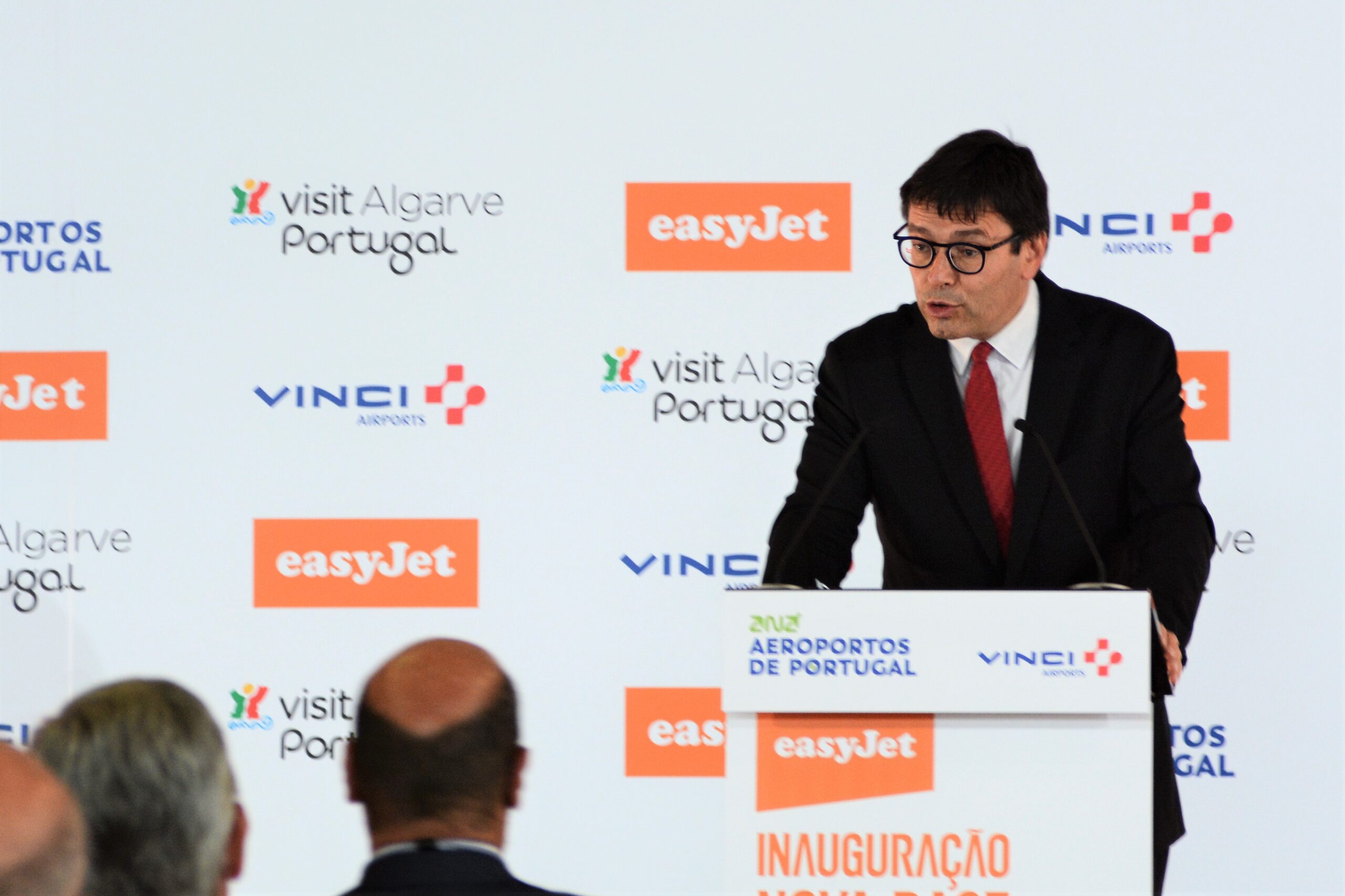Sul Informação - Aeroporto de Faro vai ser o primeiro do país a ter central fotovoltaica