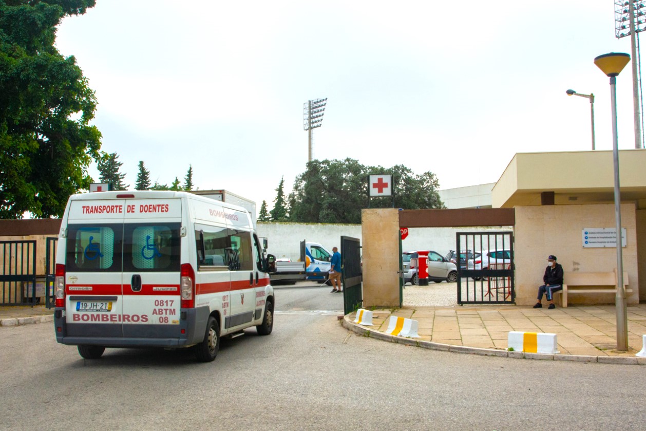 Sul Informação - Há falhas no transporte que colocam doentes hemodialisados do Algarve «em risco»