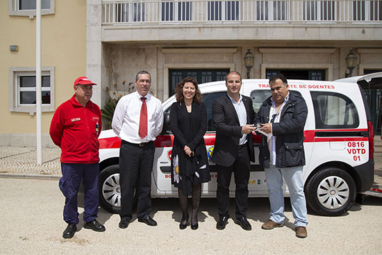Sul Informação - Câmara de Vila do Bispo comprou viatura de transporte de doentes para os Bombeiros