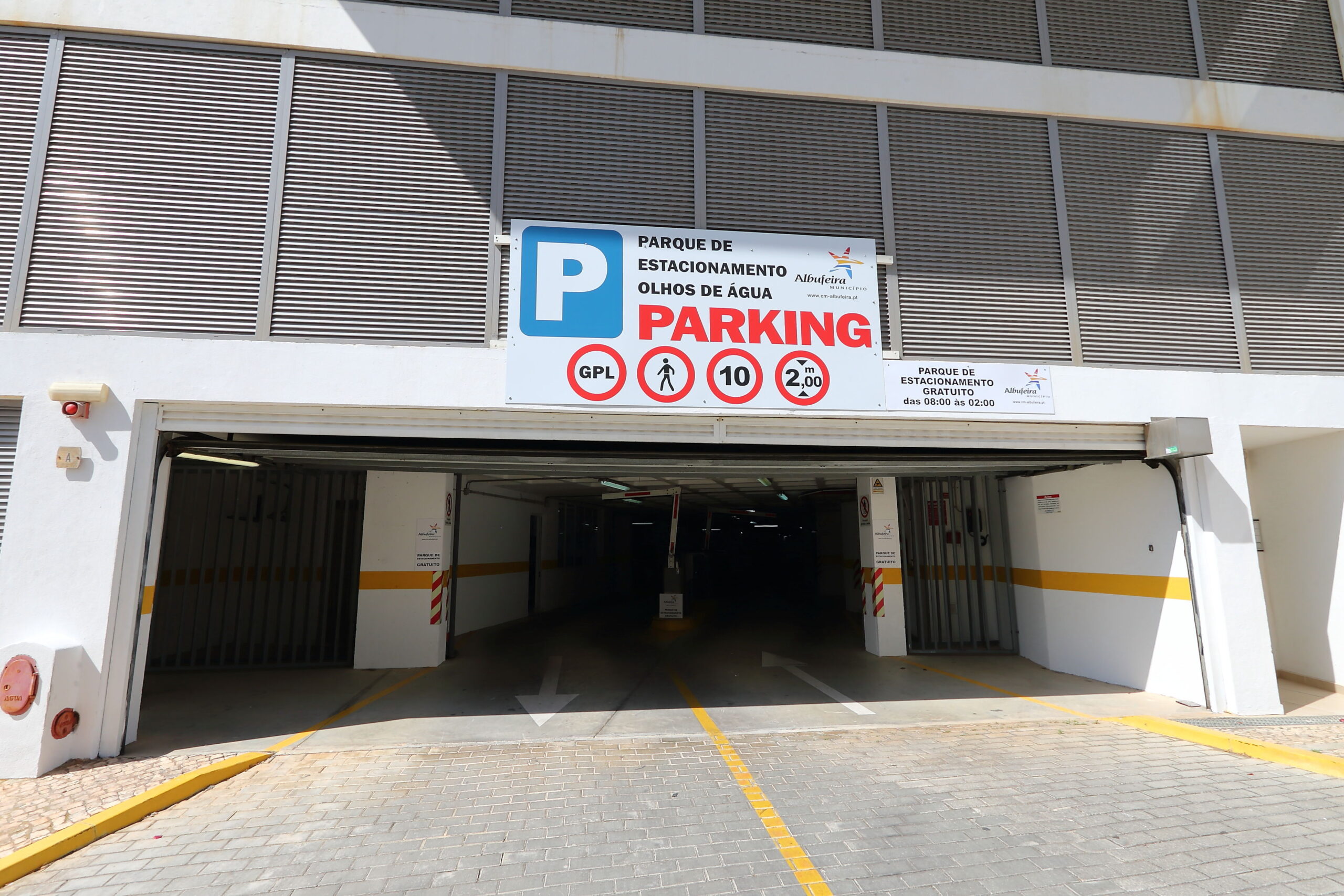 Sul Informação - Já é possível estacionar em todos os pisos do Parque de Olhos de Água