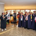 Sul Informação - Grupos de Albufeira levaram as Janeiras ao executivo e funcionários da Câmara
