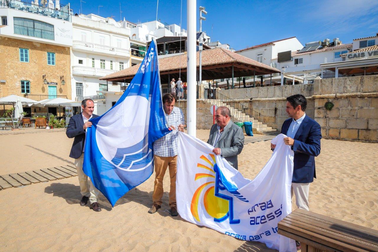 Sul Informação - Bandeiras Azuis e das Praias Acessíveis já foram hasteadas em Albufeira