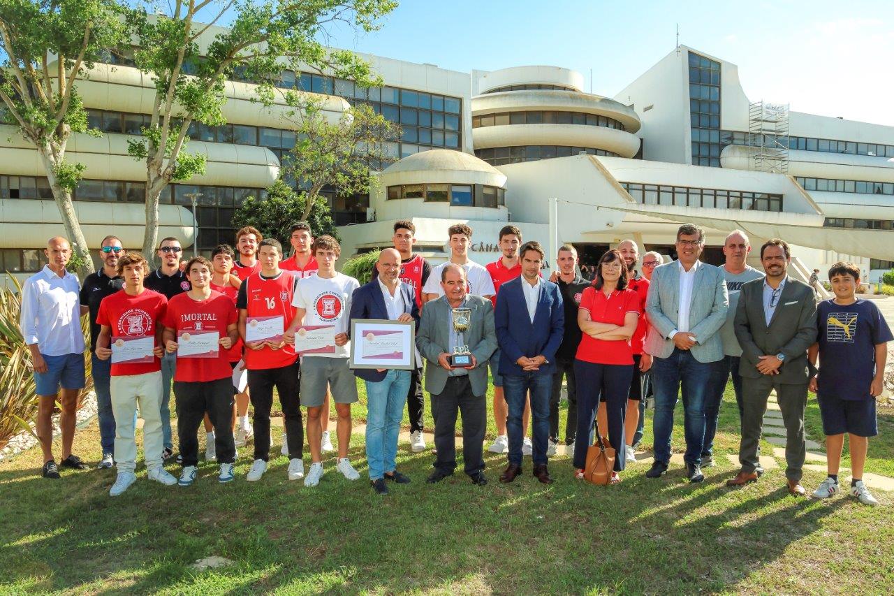 Sul Informação - Câmara homenageia GDR de Olhos de Água, Albufeira Futsal e Padernense
