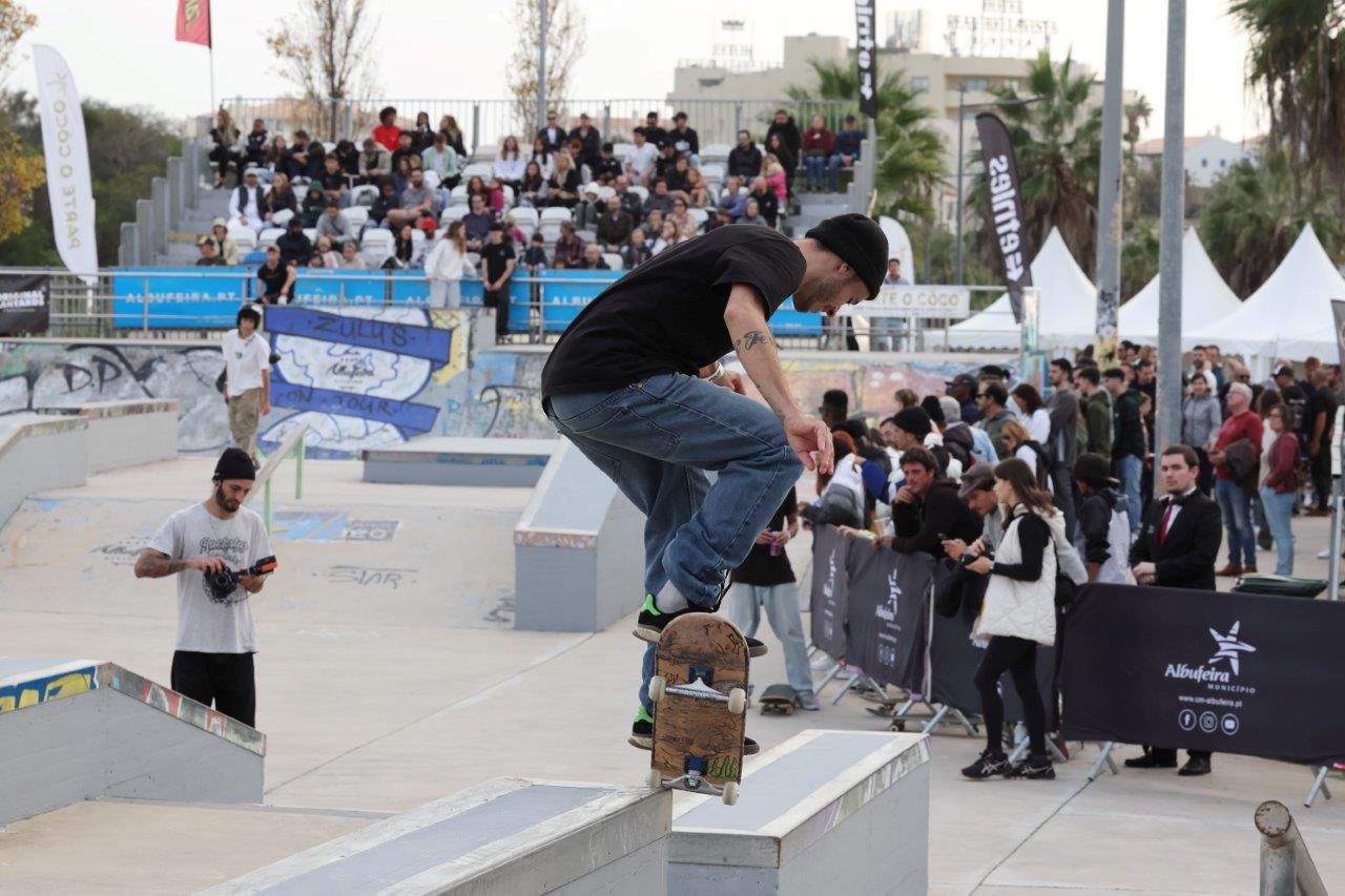 Sul Informação - Prova de skate junta uma centena de atletas em Albufeira