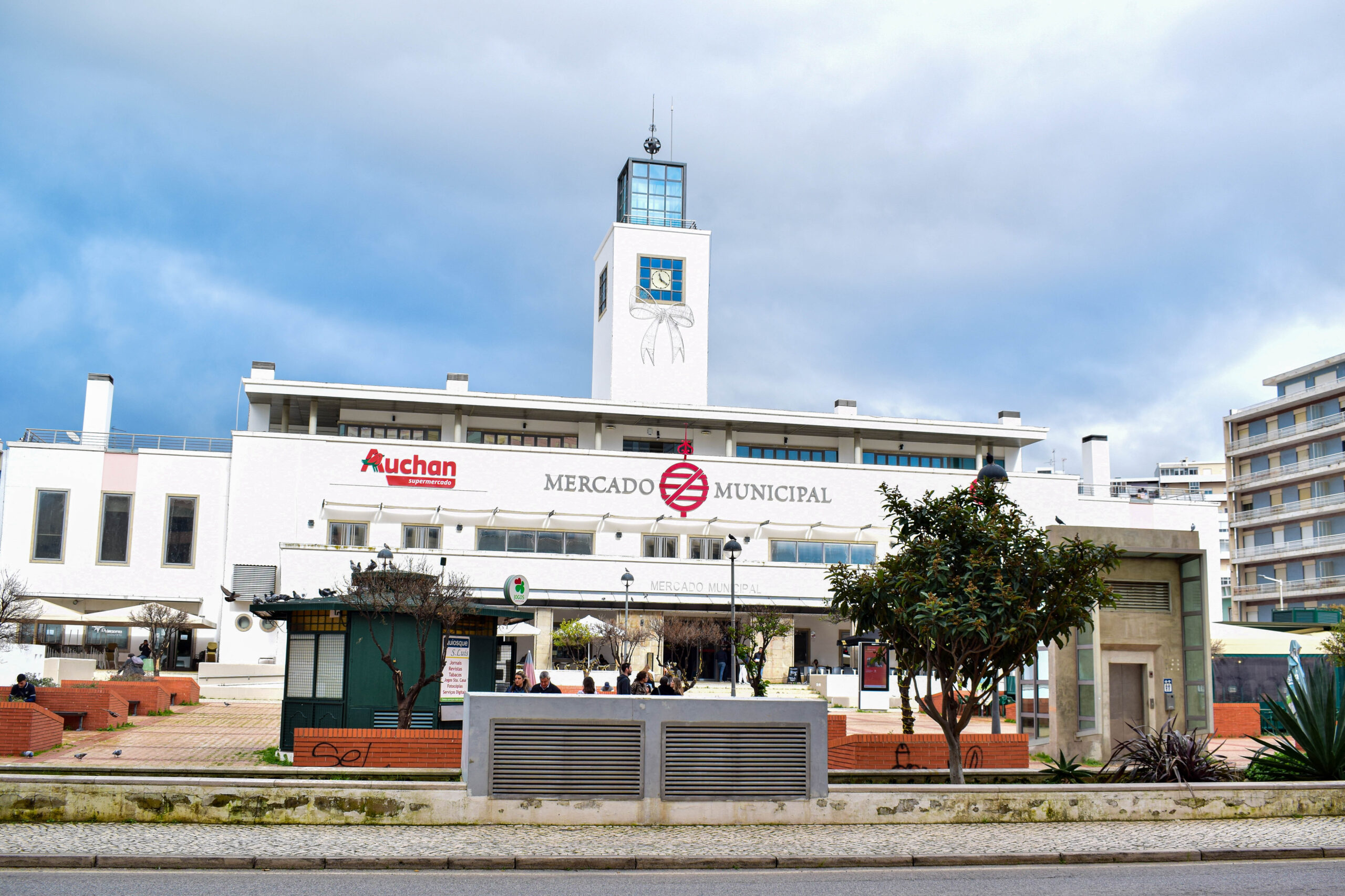 Sul Informação - Mercado de Faro dá as boas-vindas ao Natal com cerimónia de iluminação e música ao vivo