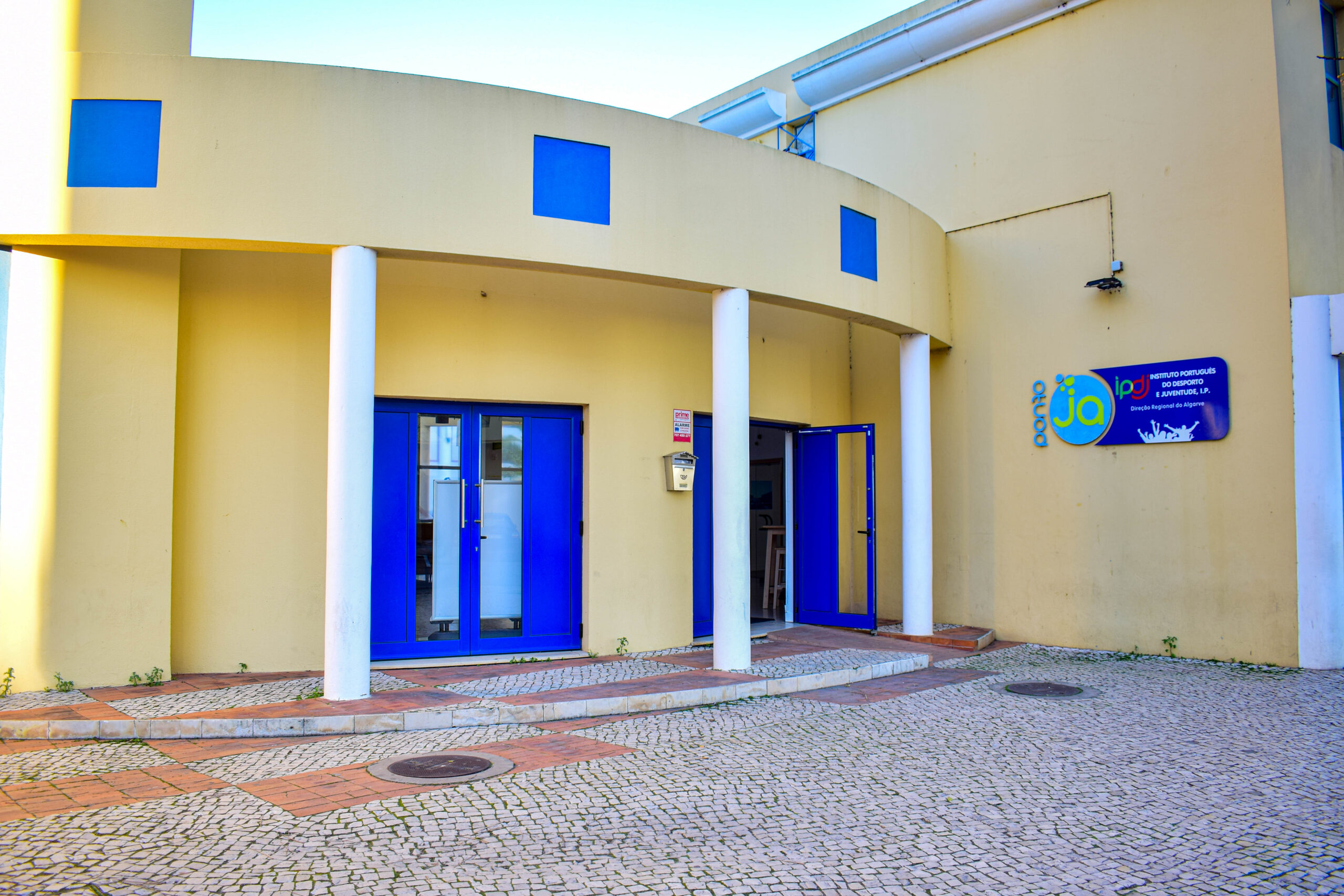 Sul Informação - IPDJ celebra Dia Internacional da Juventude com exposição “amostra em Faro”