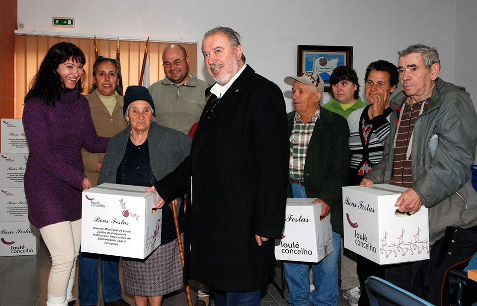 Sul Informação - Câmara entrega cabazes de Natal solidários a 2 mil famílias de Loulé