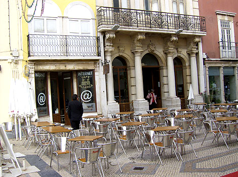 Sul Informação - Café Aliança reabre na segunda-feira pela mão da candidatura de Paulo Neves a Faro