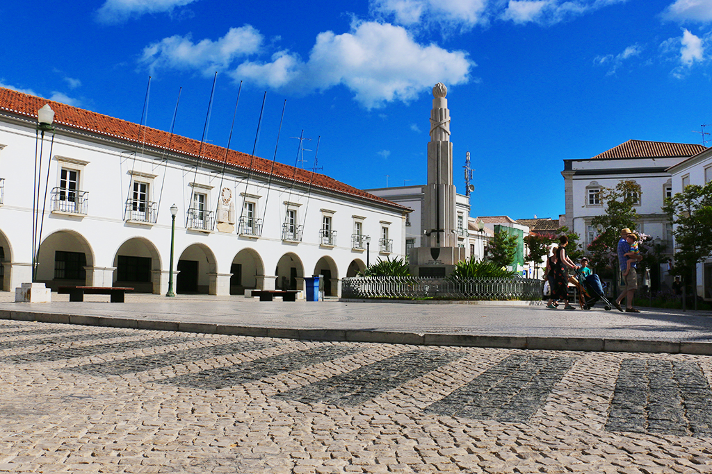 Sul Informação - Câmara de Tavira atribui 76 bolsas de estudo