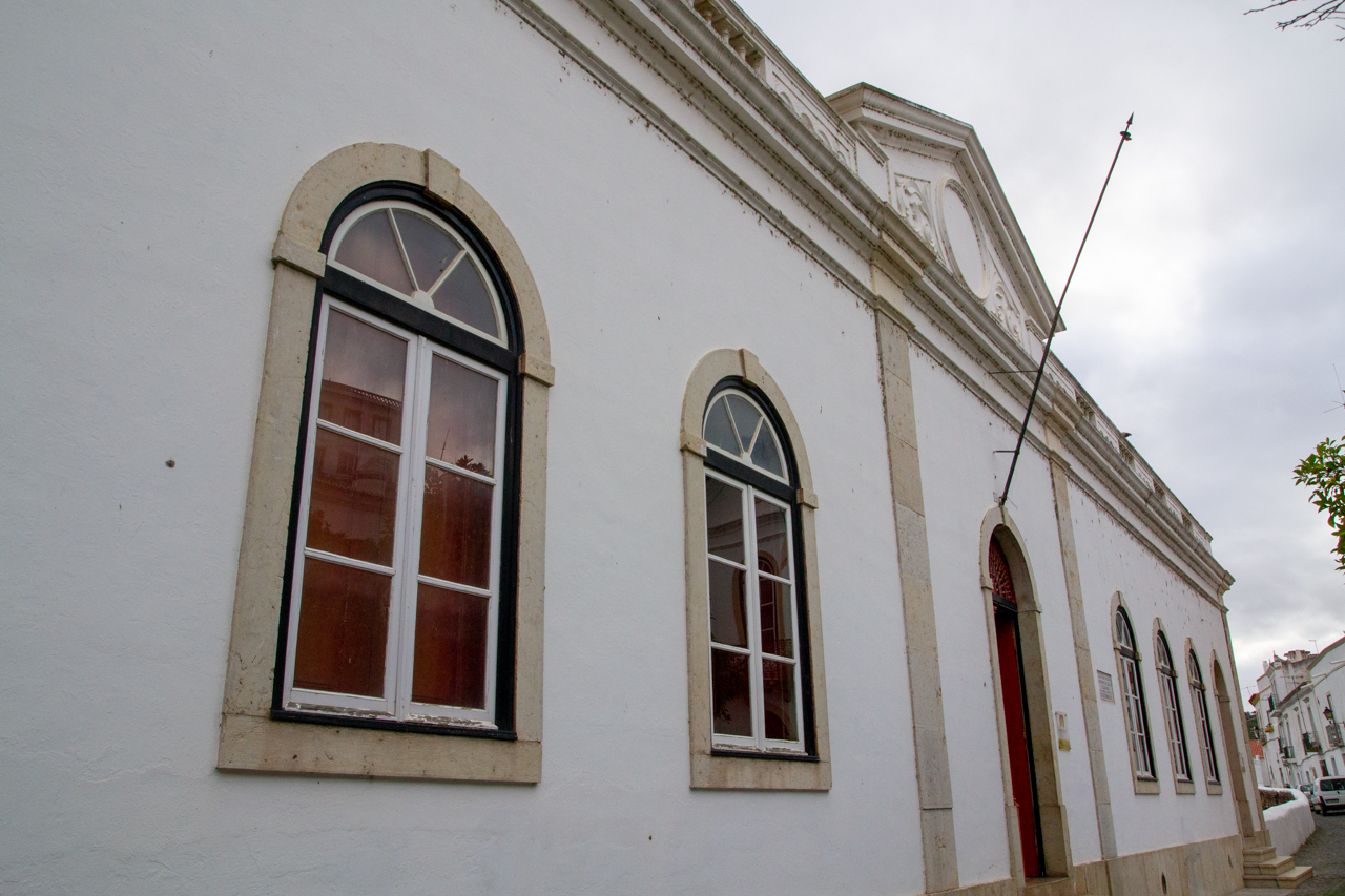 Sul Informação - Mértola investe 90 mil euros em 75 bolsas de estudo