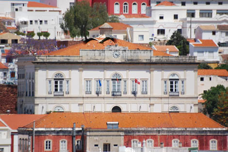 Sul Informação - Abstenção do PS permite aprovação do Orçamento Municipal de Silves