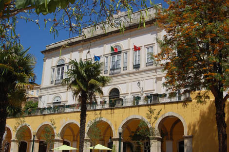 Sul Informação - Assembleia Municipal de Silves aprova Orçamento marcado pelo Processo «Viga d’ Ouro»