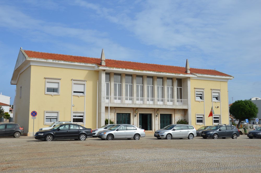 Sul Informação - Vila do Bispo reduz taxa do IMI em 2019