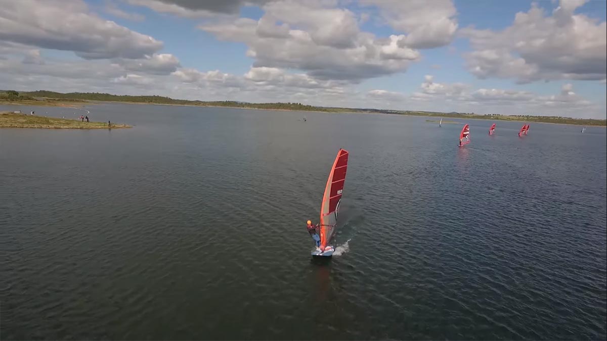 Sul Informação - Windsurf: Miguel Martinho vence no Alqueva, mas não se sagra campeão da Europa