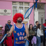Sul Informação - Avenida encheu-se para aquele que foi o primeiro dia do Carnaval de Loulé