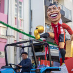 Sul Informação - Avenida encheu-se para aquele que foi o primeiro dia do Carnaval de Loulé