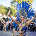 Sul Informação - Avenida encheu-se para aquele que foi o primeiro dia do Carnaval de Loulé