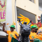 Sul Informação - Avenida encheu-se para aquele que foi o primeiro dia do Carnaval de Loulé