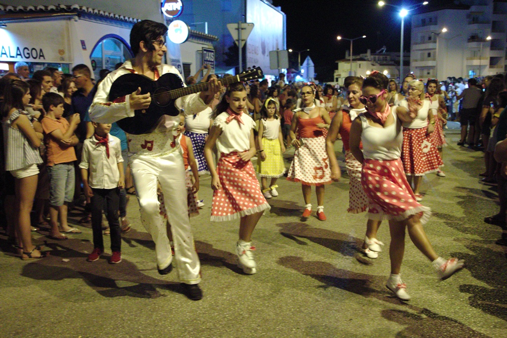 Sul Informação - Castro Marim teve Carnaval de Verão animado com músicas do mundo [com fotos]