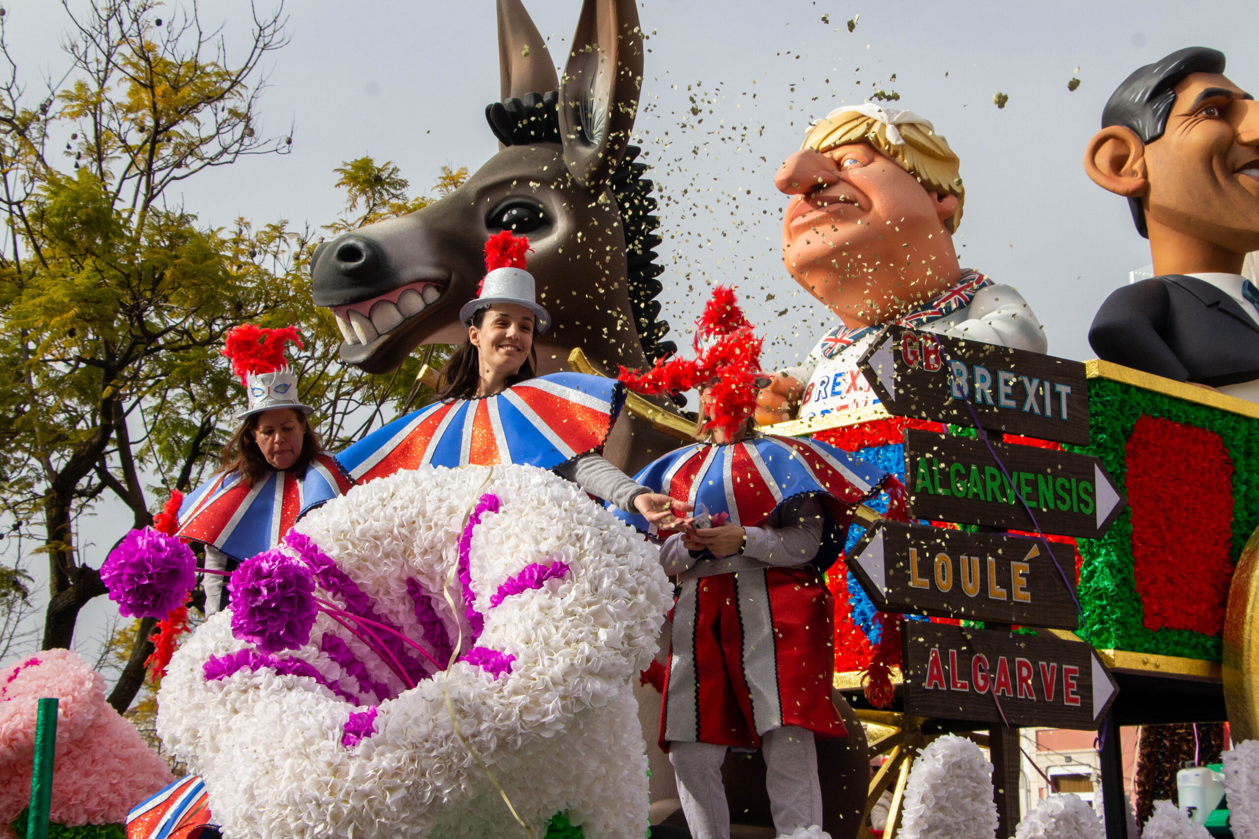 Sul Informação - Muita animação, cor e música: assim foi o primeiro dia do Carnaval de Loulé [fotogaleria]