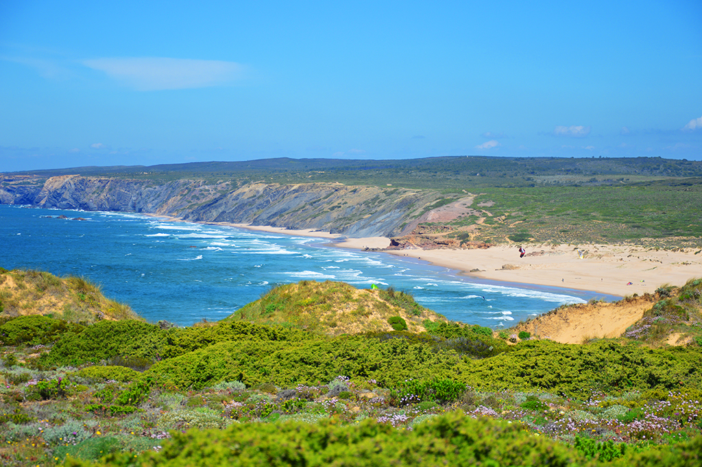 Sul Informação - Aljezur convida a passeio com «paisagem arrebatadora» e música