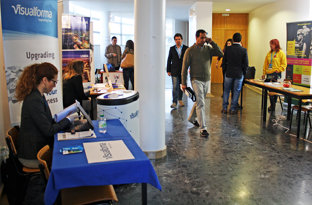 Sul Informação - Fotogaleria: Empresas de todos os “tamanhos” oferecem trabalho na UAlg Careers Fair
