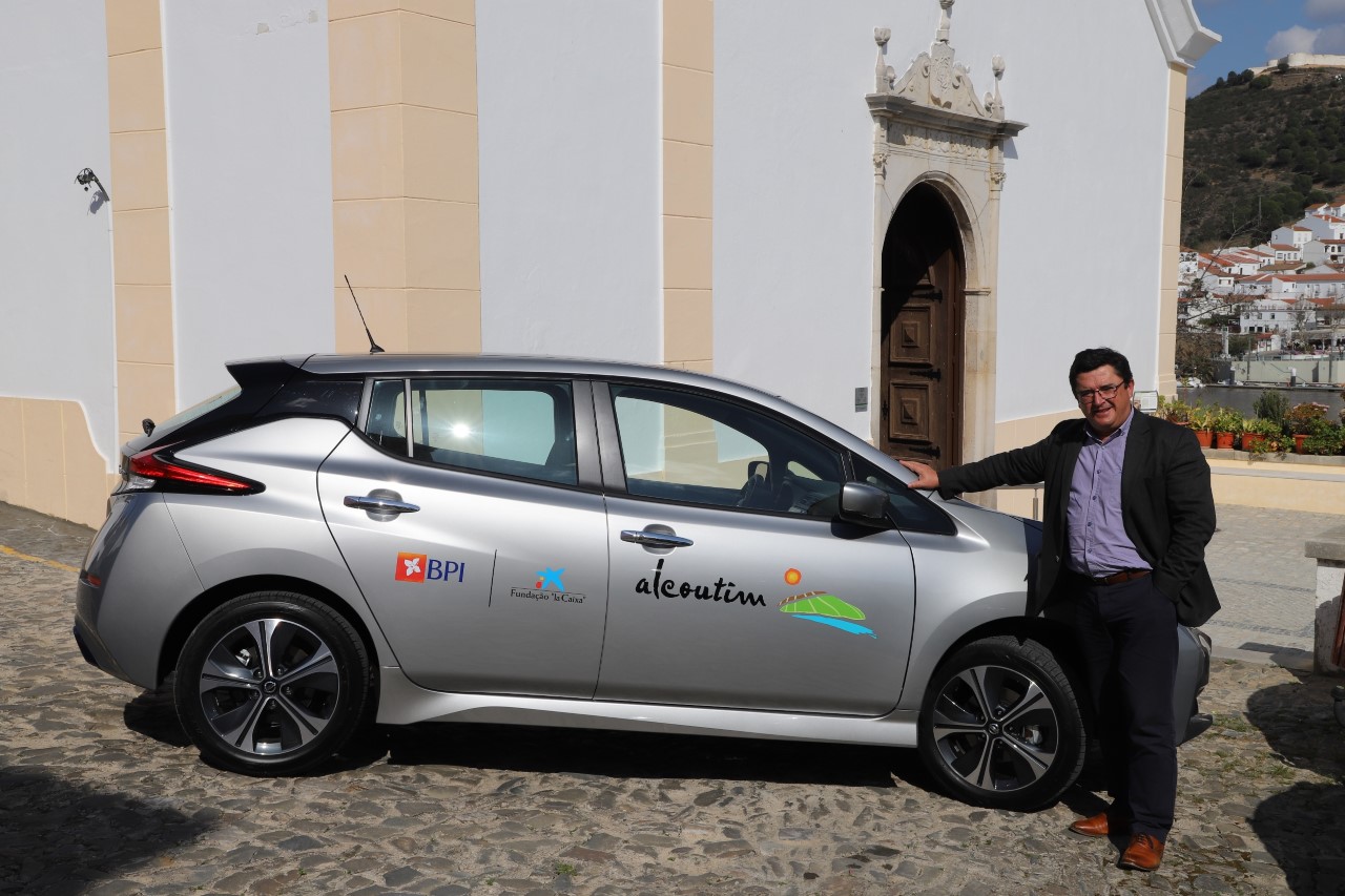 Sul Informação - Projeto “Alcoutim Sempre Solidário” recebe veículo elétrico