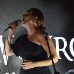 Sul Informação - Noite de enchente “black & white” na Praia do Carvoeiro
