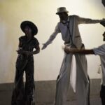Sul Informação - Noite de enchente “black & white” na Praia do Carvoeiro