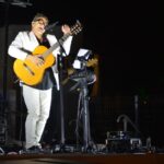 Sul Informação - Noite de enchente “black & white” na Praia do Carvoeiro