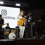 Sul Informação - Noite de enchente “black & white” na Praia do Carvoeiro