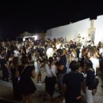 Sul Informação - Noite de enchente “black & white” na Praia do Carvoeiro