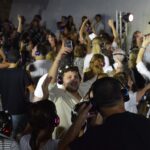 Sul Informação - Noite de enchente “black & white” na Praia do Carvoeiro