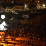 Sul Informação - Noite de enchente “black & white” na Praia do Carvoeiro